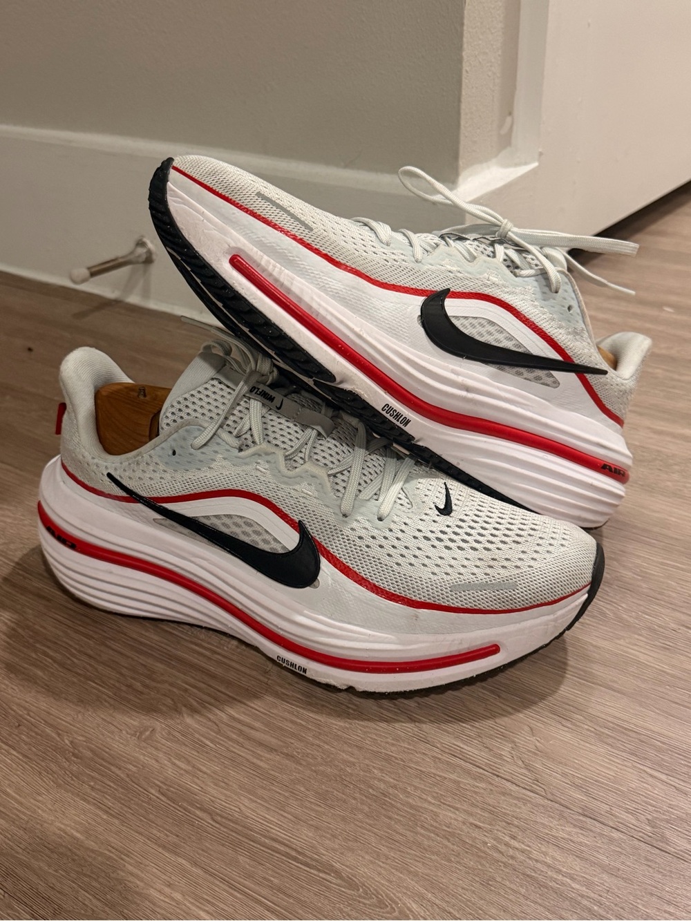 Nike Winflo 12 men’s size 11 Red/white HV9272-104 Semi-new